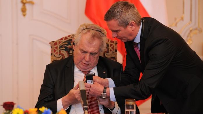 Ukrajinská ambasáda vzkazuje Zemanovi: Bandera je hrdina