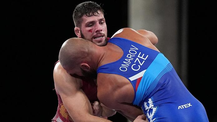 Artur Omarov v souboji s Maďarem Szökem