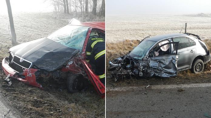 Šílené foto od Kunžaku-Mosty! Dvě osobní auta smetl nákladní vůz