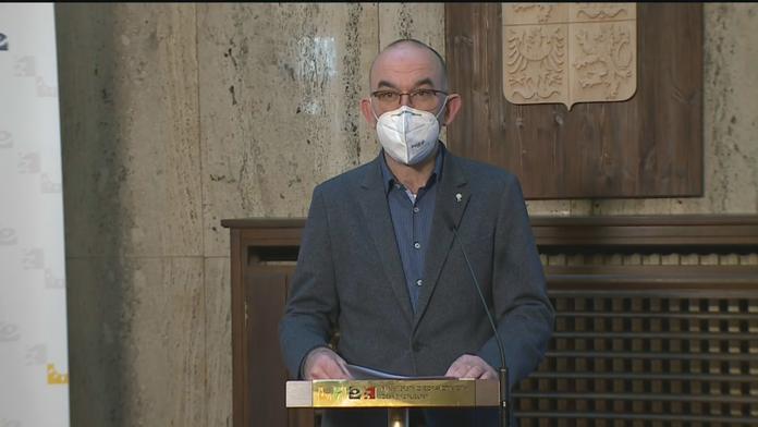 Blatný: Opatření nefungují, Češi je nedodržují. Můžou proto trvat dlouho