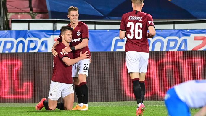 Sparta doma přetlačila Baník. Slavia jede nadále bez porážky