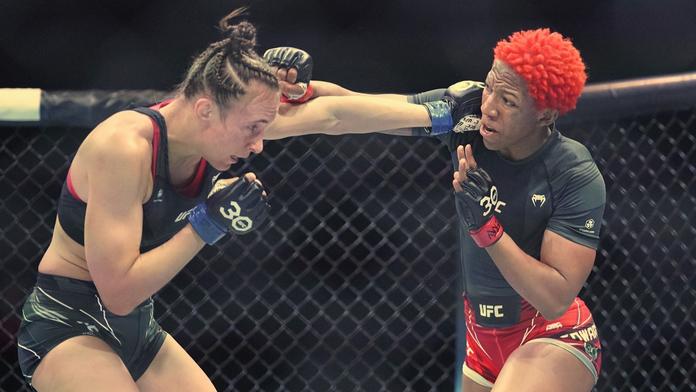 Krádež roku v MMA? Podle uznávaného webu zápas Pudilové s Edwardsovou