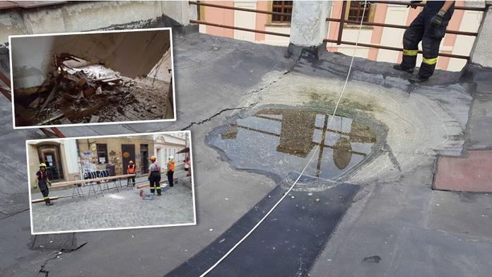 V Olomouci se propadl strop bytu, nevydržel nápor deště! FOTO
