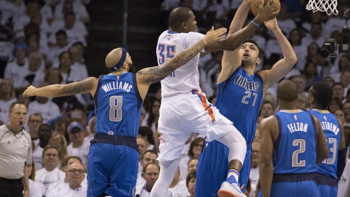 Dallas zaskočil Oklahomu, Raptors druhé zaváhání nedopustili