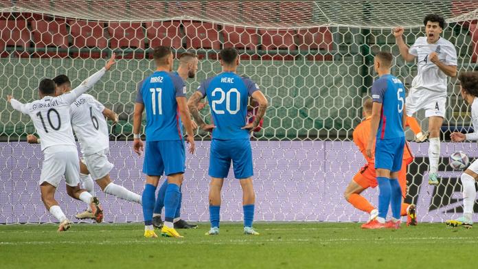 Hanba pro Slováky, děsivý debut trenéra! Média tepou tým po šokující prohře