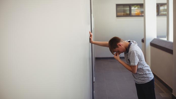Učitelka bez důvodu potrestala chlapce. Chtěl jí projevit úctu