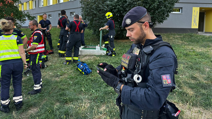 V Praze explodovalo potrubí. Jeden člověk je mrtvý, další jsou zranění