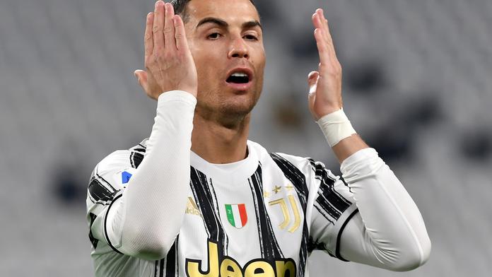 Ronaldo vzal partnerku na tajný výlet, teď mu hrozí pokuta