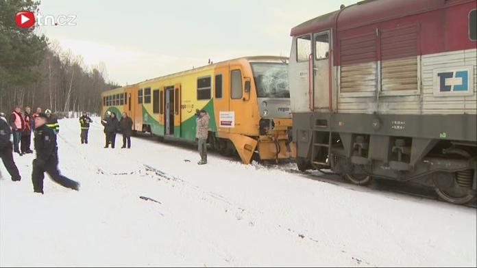 Tratě jsou sněhem zaváté! Vlaky stojí a mají zpoždění