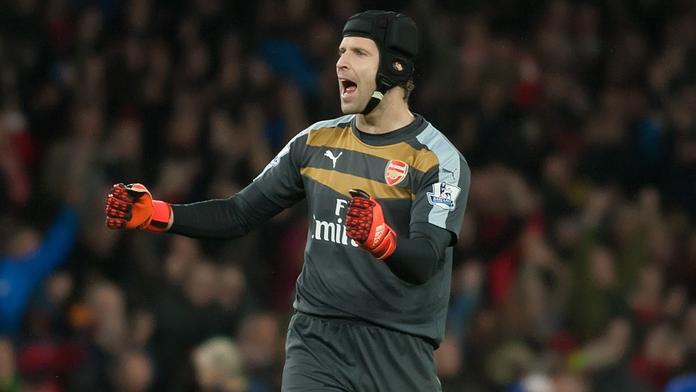 Famózní Čech! Skvělým zákrokem dostal Arsenal do čela