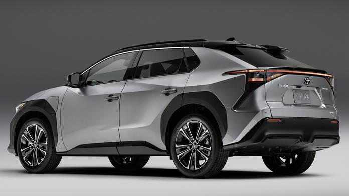 Toyota i Subaru mají velký problém s novými modely. Odpadávají jim kola