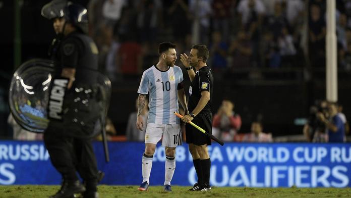 Byly to nadávky, nebo inzultace? Messi nesmí hrát čtyři zápasy!