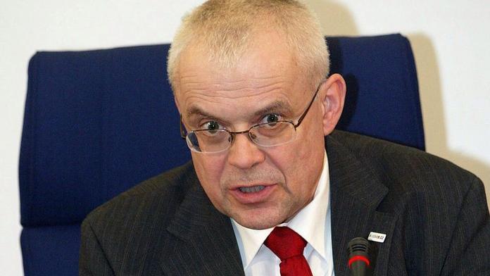Když se strany neshodnou, vláda nejspíš navrhne do Bruselu Špidlu