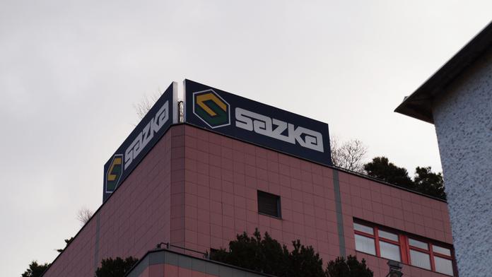 Sazce se kupí problémy. Své pohledávky chtějí další věřitelé.