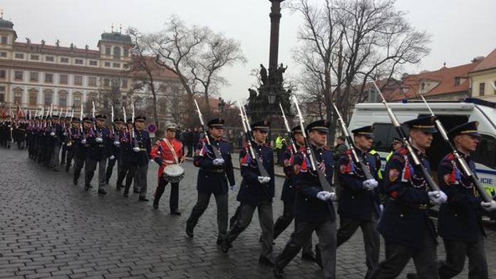 Hradní stráž marně shání nové členy. Většina neprojde testy