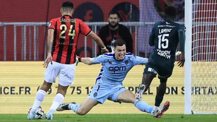 Gaëtan Laborde střílí vítězný gól Nice