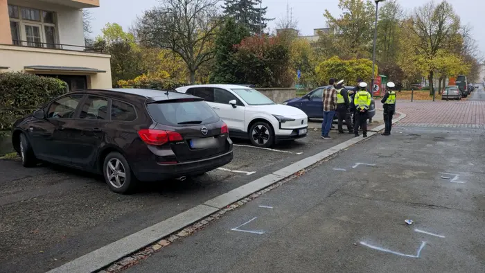 Střet auta se sedmiletou školačkou