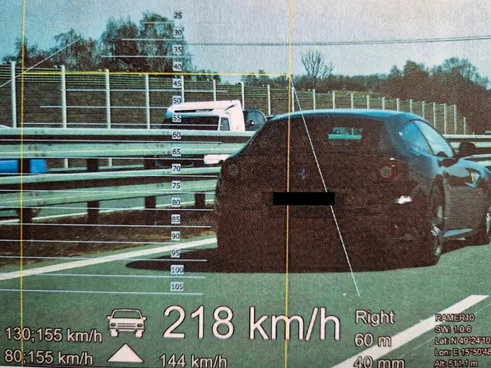 Ferrari jelo po D1 vysokou rychlostí