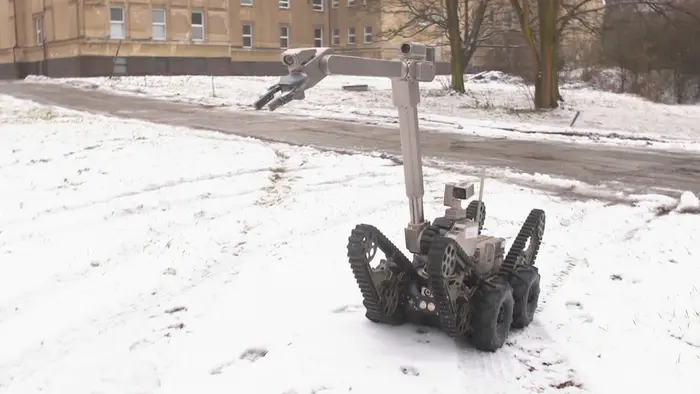 Pyrotechnický robot