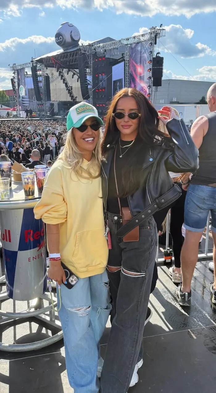 Barbora Mlejnková (vlevo) a Nikola Bendová