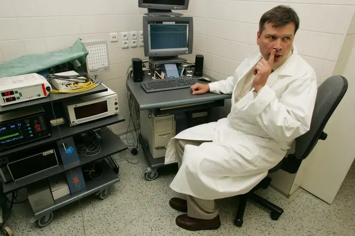 Lékař Tomáš Kára, Nemocnice U svaté Anny v Brně, 2005