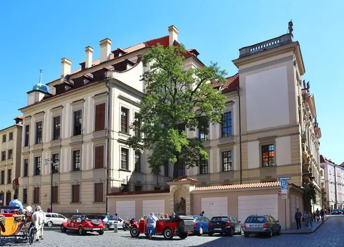 Clam-Gallasův palác