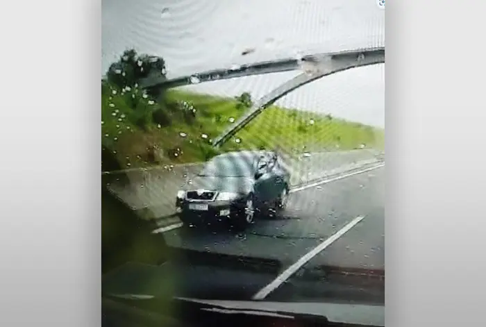 Havárie osobního vozidla na D7