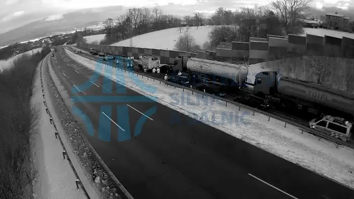 D48 směr Český Těšín je uzavřena z důvodu hromadné nehody několika vozidel