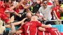 Maďarští fotbalisté se radují se svými fanoušky