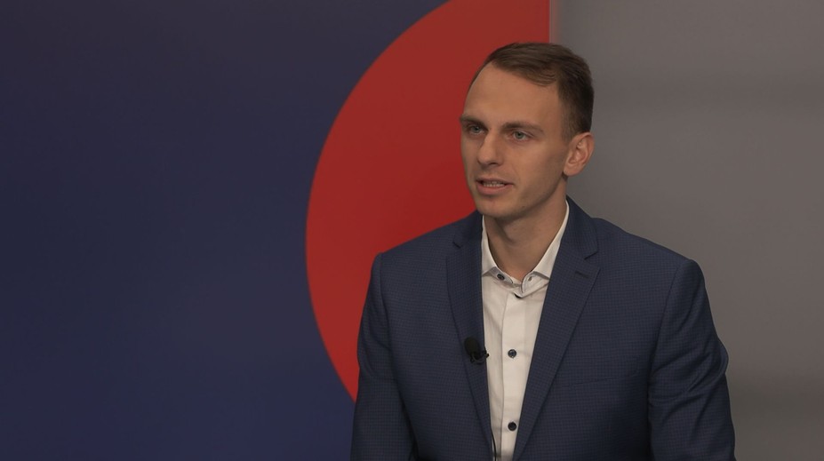 Češi se v investování zlepšují, ekonomická situace je k tomu donutila, říká odborník