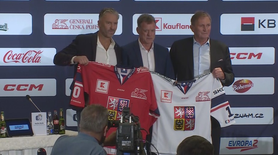 Na Karjalu v nových dresech, vrací se státní znak. V repre pomůže i Plekanec