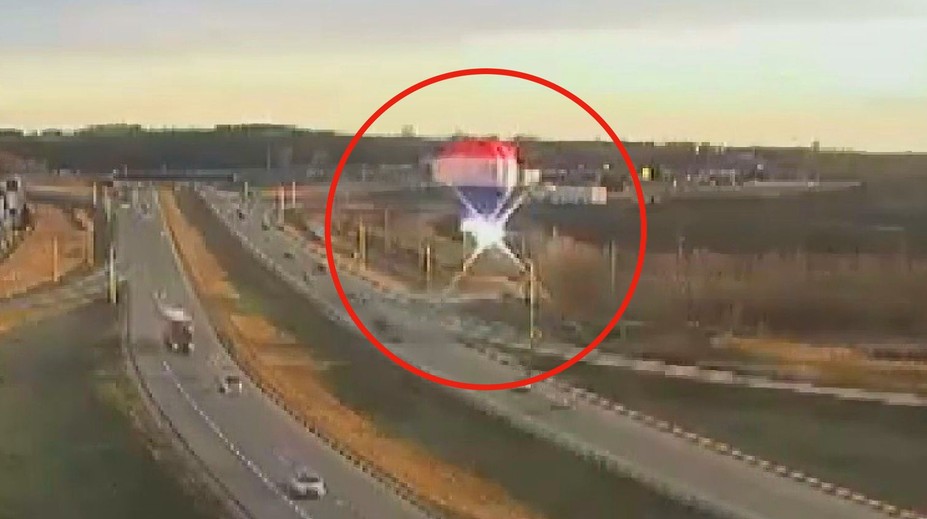 VIDEO: Horkovzdušný balón plný lidí vletěl do elektrických drátů, okamžitě vzplanul
