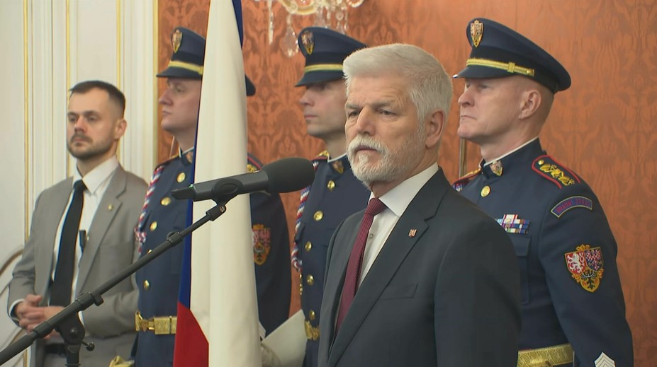 Důvody vlády k neúčasti prezidenta na summitu jsou zcela malicherné, říká politolog Pehe