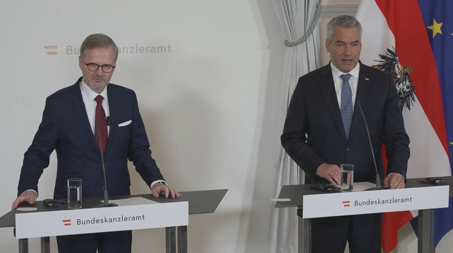 Fiala a Nehammer řešili ilegální migraci a zavzpomínali na Schwarzenberga