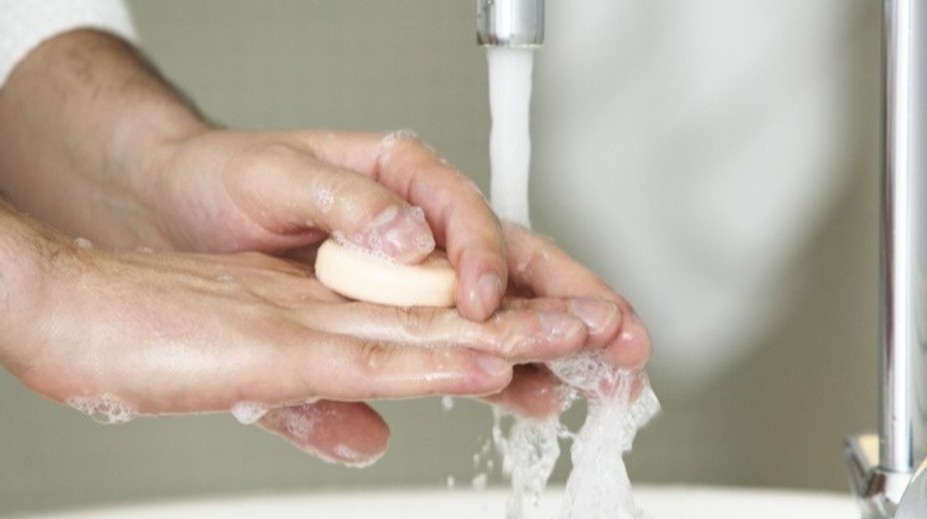 Českem se šíří žloutenka typu A. Populace už je málo promořená, vysvětlil epidemiolog