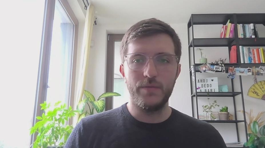 Cla nejsou pro Trumpa politicky výhodná. Zřejmě o nich bude ještě jednat, říká expert