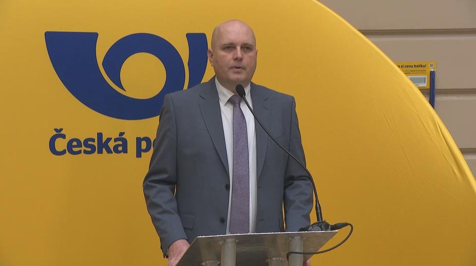 Fronty jsou už teď. Pobočky to ale zvládnou, tvrdí šéf České pošty