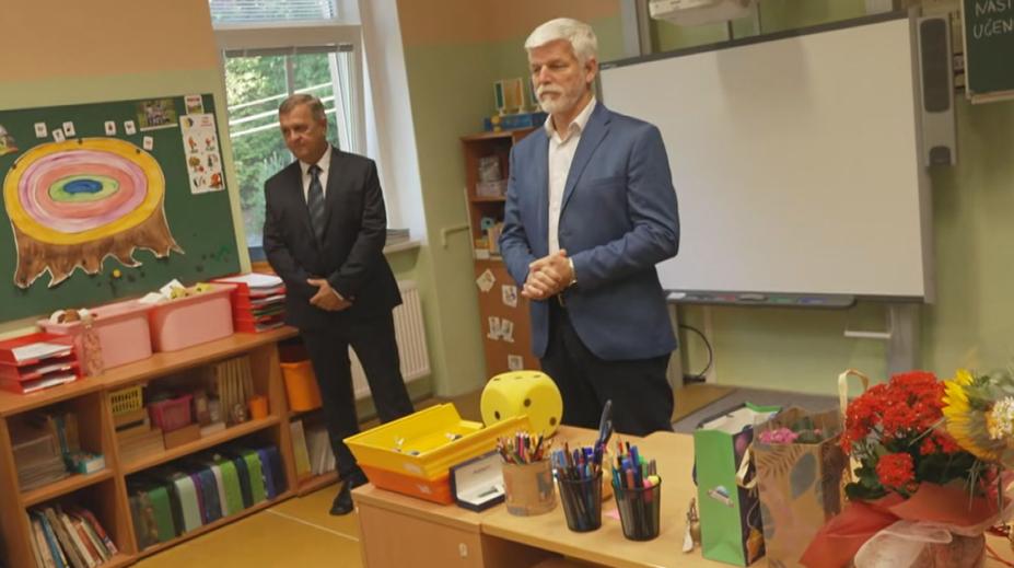 Začal nový školní rok. Žáky na Karlovarsku navštívil prezident Petr Pavel