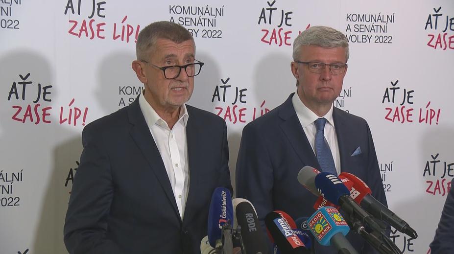 Tisková konference hnutí ANO při sčítání volebních výsledků ke komunálním a senátním volbám