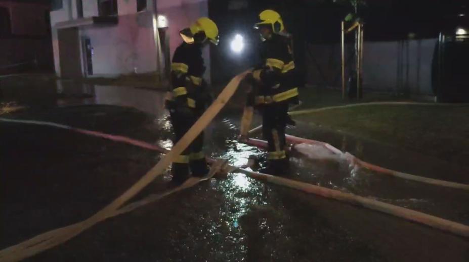 Mluvčí hasičů řekla, jak by probíhala evakuace. Vypíná se elektřina a vynáší se nábytek