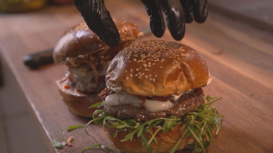 Tipy na výlety: Netradiční burgery i hot dogy. Zajděte si na parádní jídla