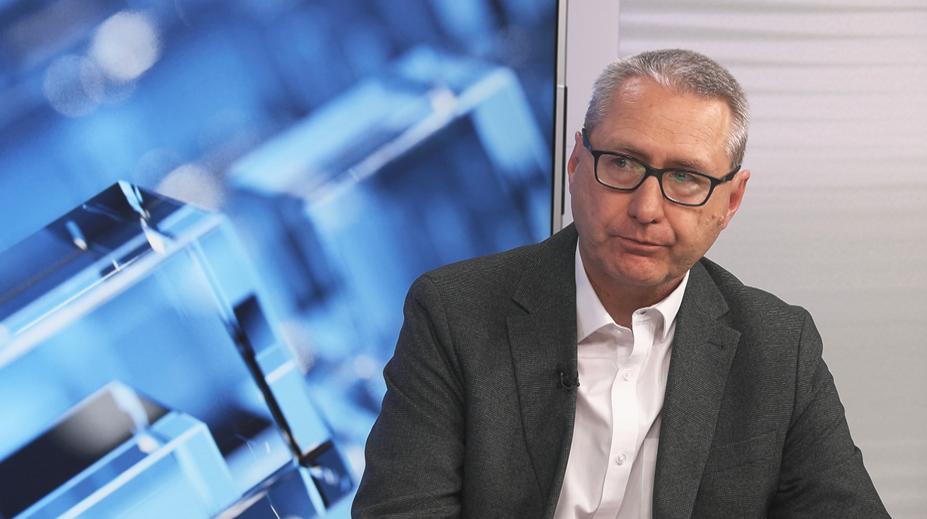O práci v armádě je největší zájem od roku 2006. Nové benefity zabraly, říká expert