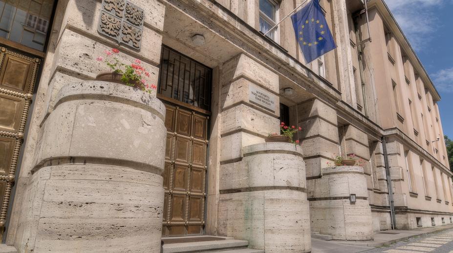 Ministerstvo chce motivovat lidi k práci. Představilo revizi dávek