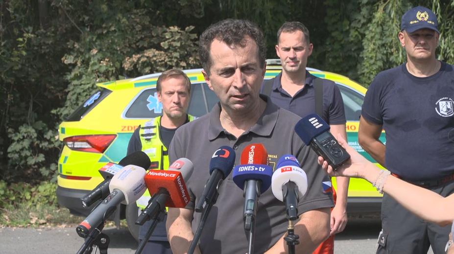 Seismická vlna z výbuchu pumy neudělala v okolí žádné velké škody, říká ředitel pyrotechniků