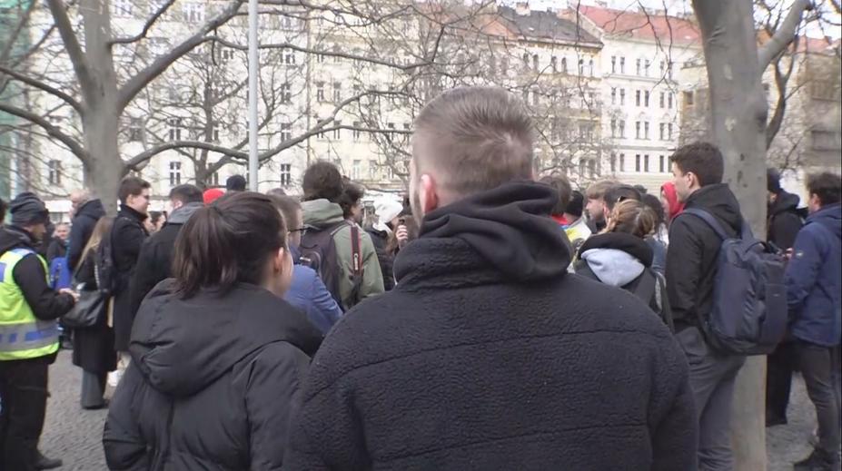 Organizátor demonstrace za odvolání Ševčíka: Příchod hodně lidí jsme očekávali