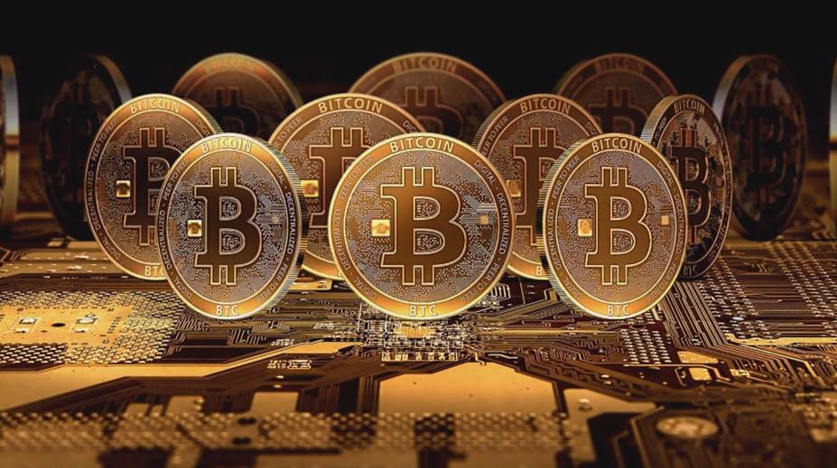 Vyměnit zlaté rezervy za bitcoiny? Potvrdilo by to, že nejsou jen pro nadšence, říká odborník