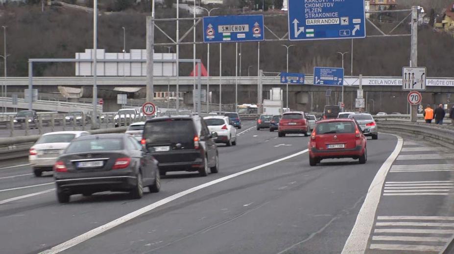 Přijdou další omezení kvůli opravám Barrandovského mostu