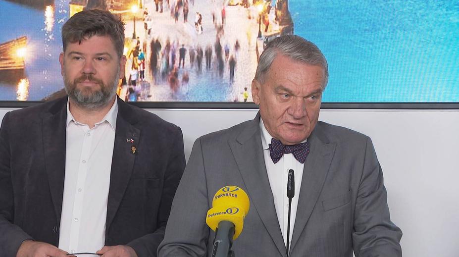 Svoboda chce okamžitou rezignaci všech obviněných představitelů DPP
