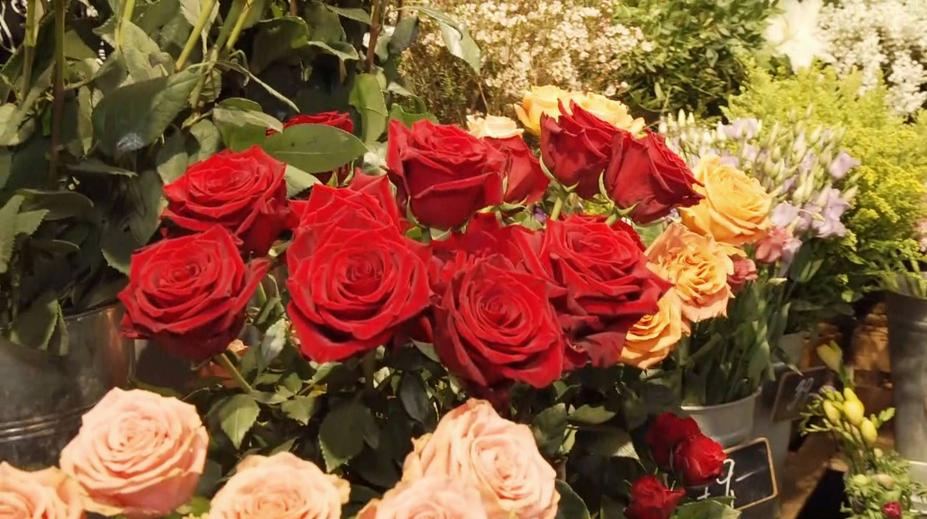 Květinářství se připravují na Valentýna. Češi mají letos za svátek utratit 2,3 miliardy korun