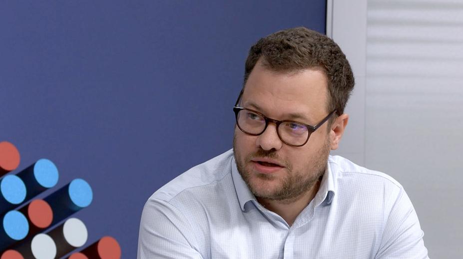 Mobily během přestávky snižují dětem schopnost soustředit se v hodině, upozorňuje expert